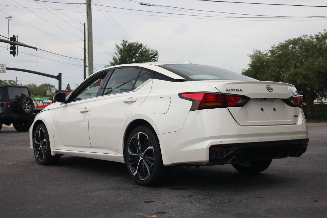 Used 2024 Nissan Altima 2.5 SR w/ SR Premium Package AWD/4WD image 3