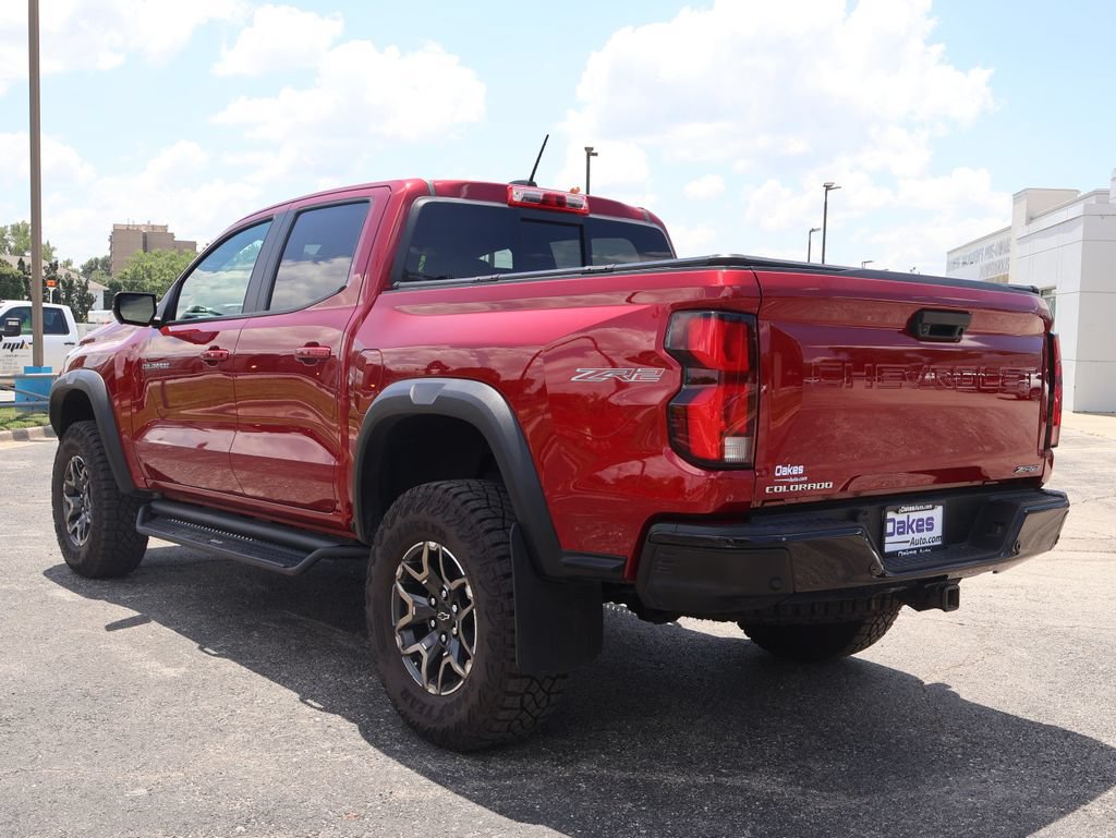 Certified 2024 Chevrolet Colorado ZR2 w/ Technology Package AWD/4WD image 5