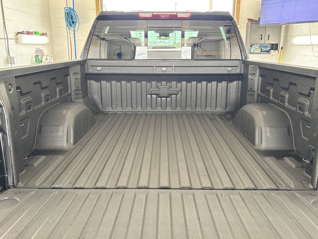 Used 2026 Chevrolet Silverado 1500 High Country AWD/4WD image 33