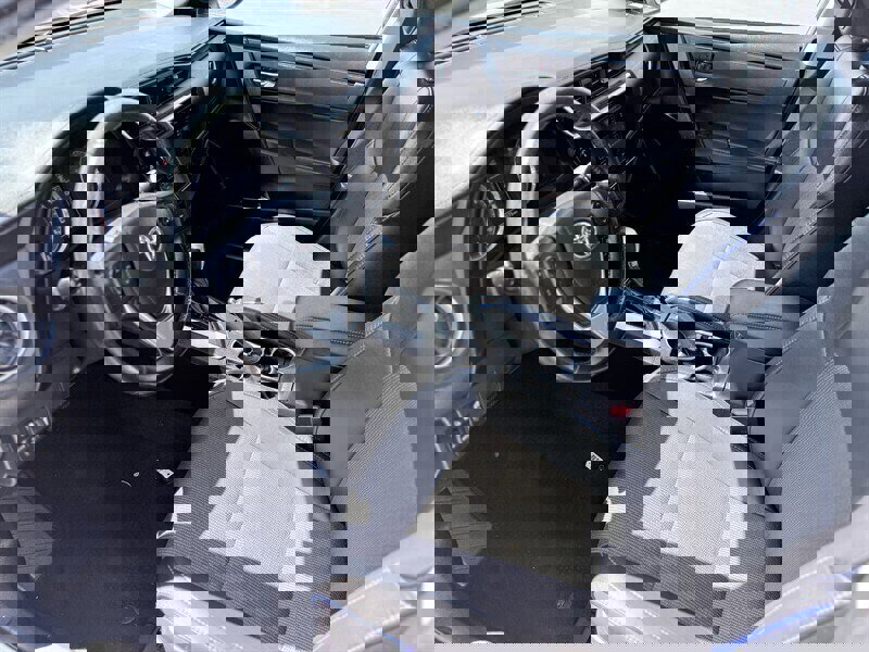 Used 2019 Toyota Corolla SE w/ Carpet Mat Package (TMS) FWD image 16