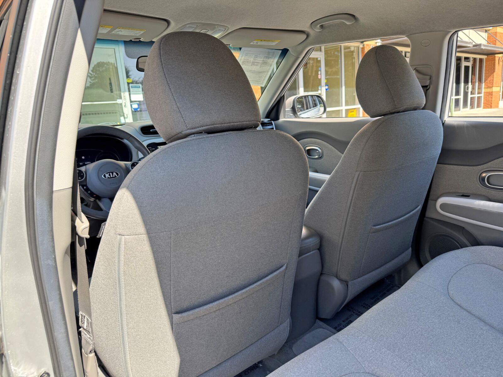 Used 2016 Kia Soul EV FWD image 31