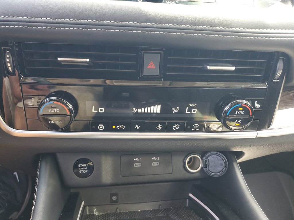 Used 2025 Nissan Rogue Platinum image 21