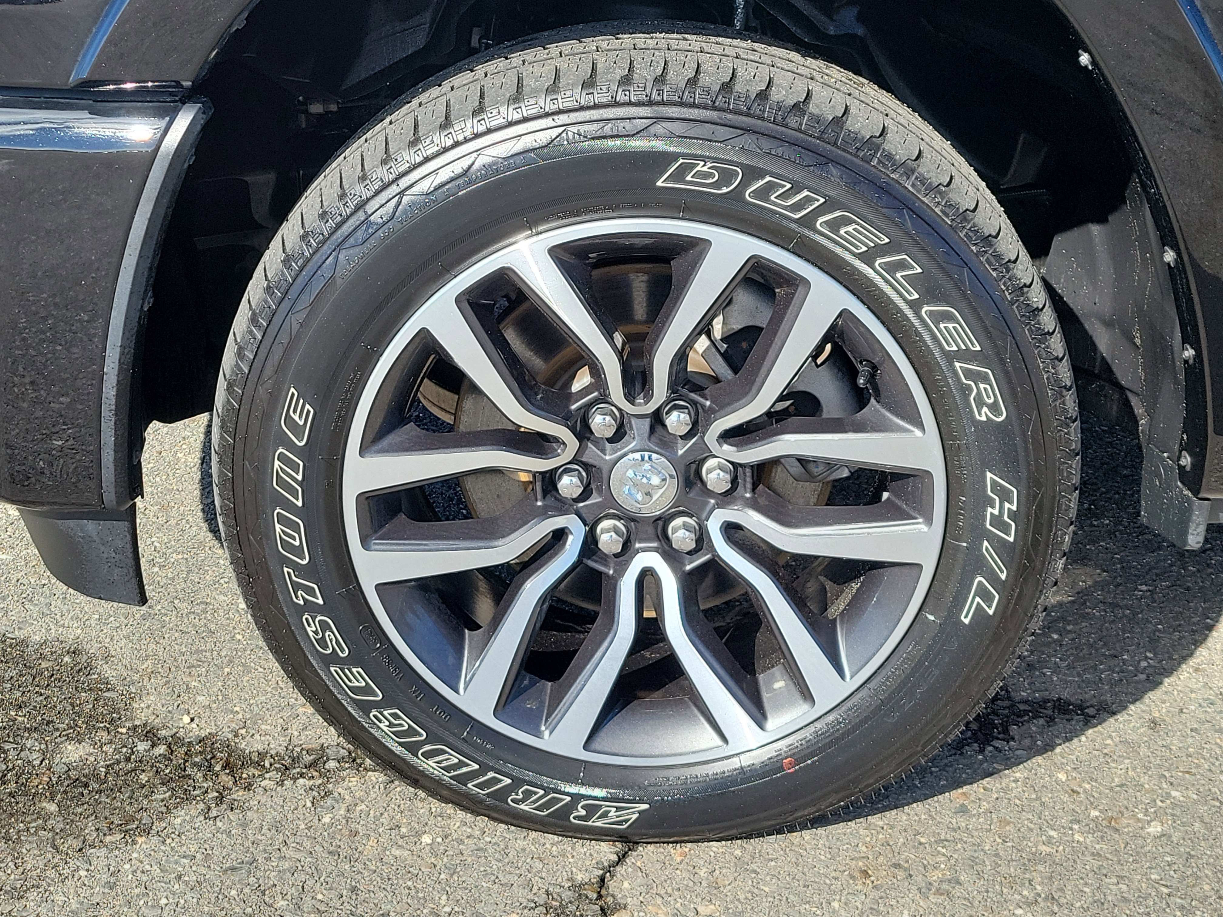 Used 2025 RAM 1500 Limited image 12