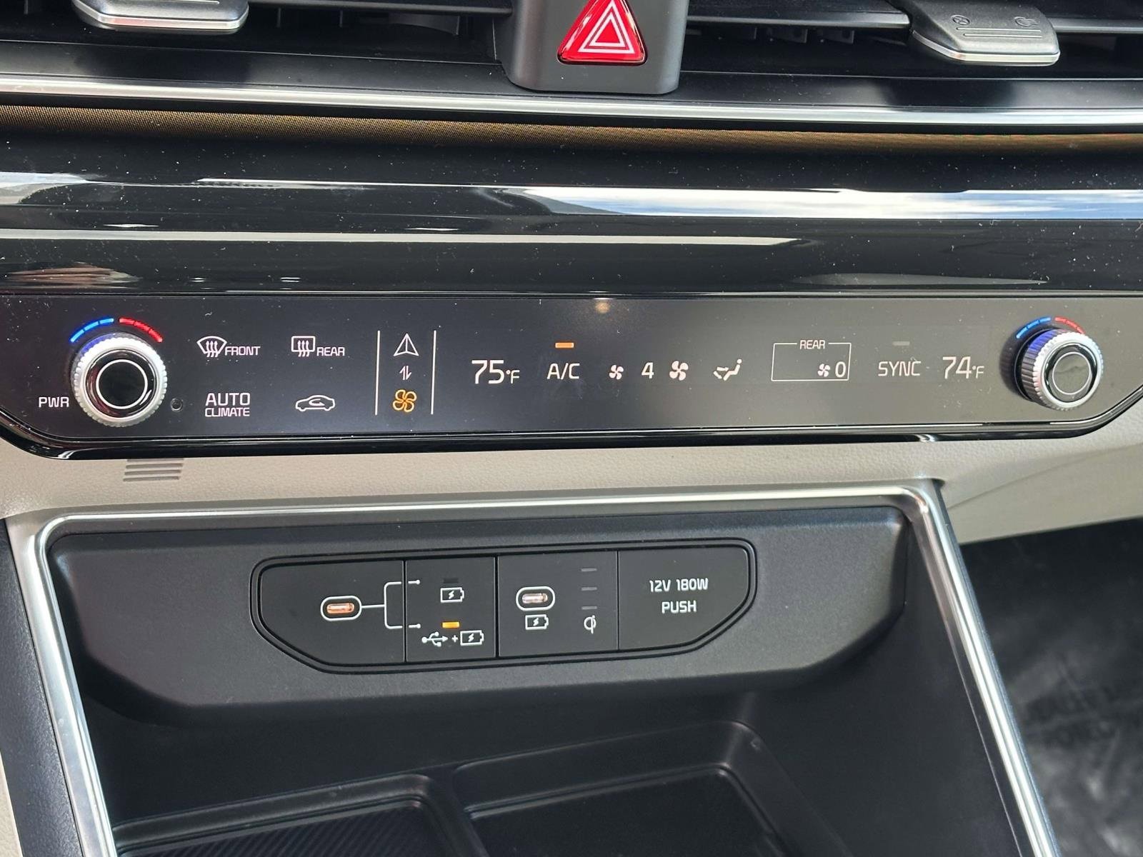 Used 2025 Kia Carnival SX Prestige image 12