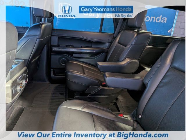 Used 2020 Ford Expedition XLT w/ Equipment Group 202A AWD/4WD image 18