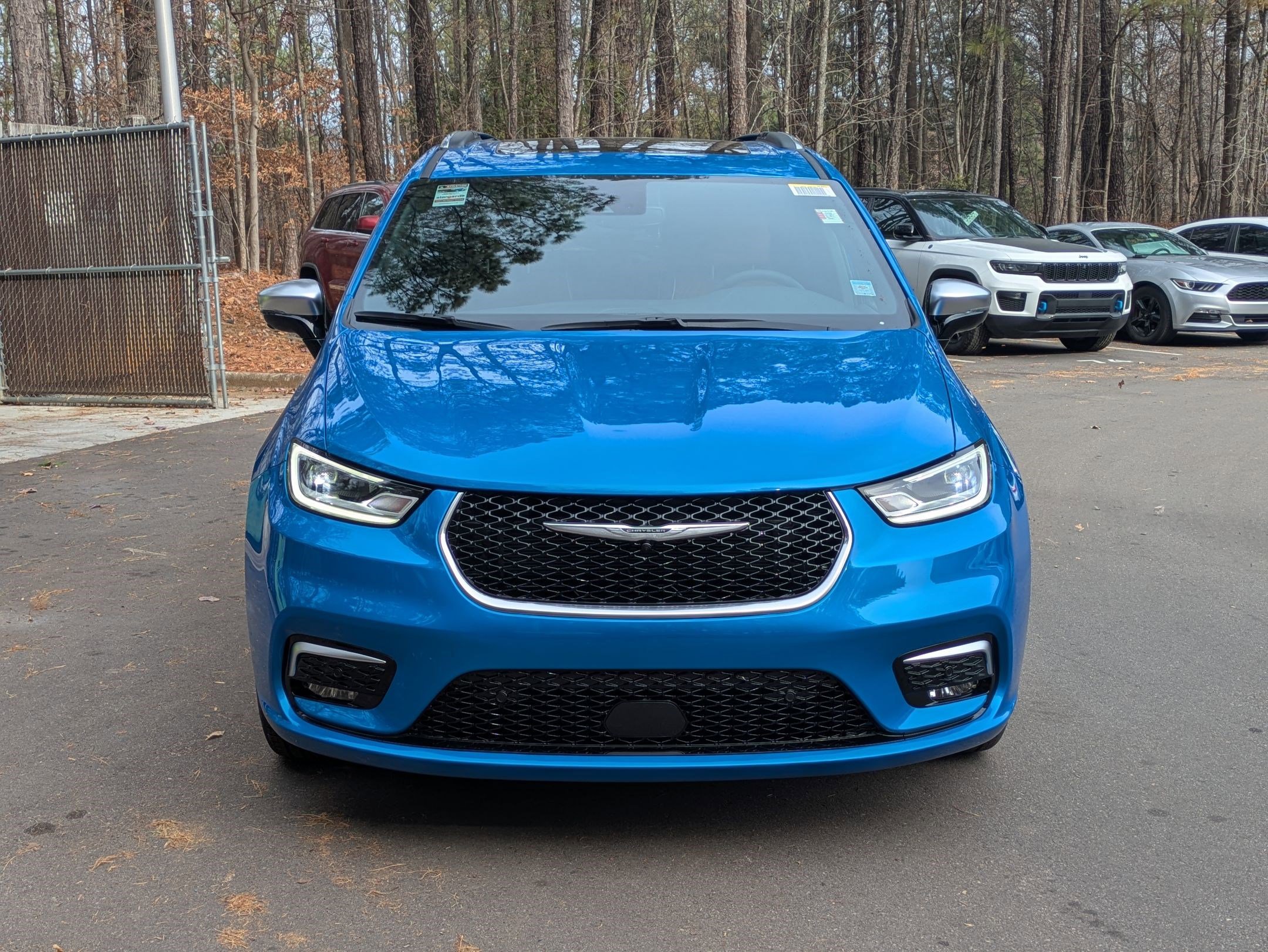 New 2026 Chrysler Pacifica Pinnacle image 2