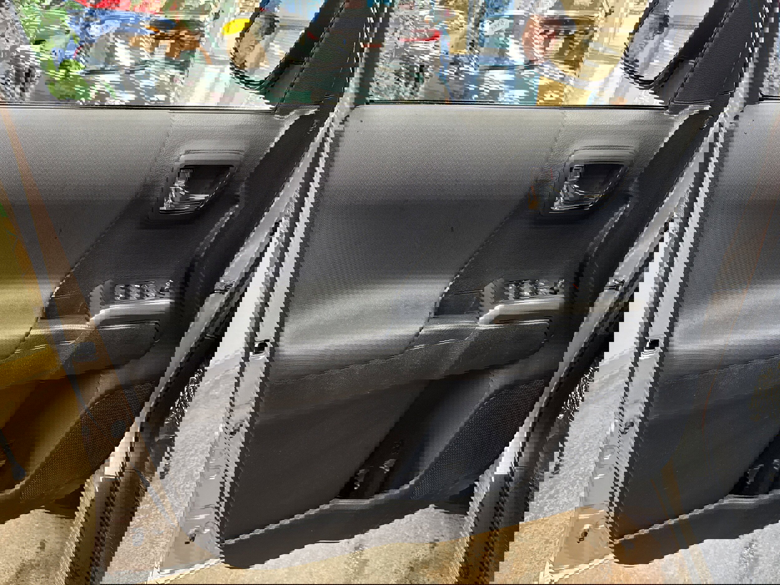 Used 2022 Toyota Tacoma TRD Off-Road image 24