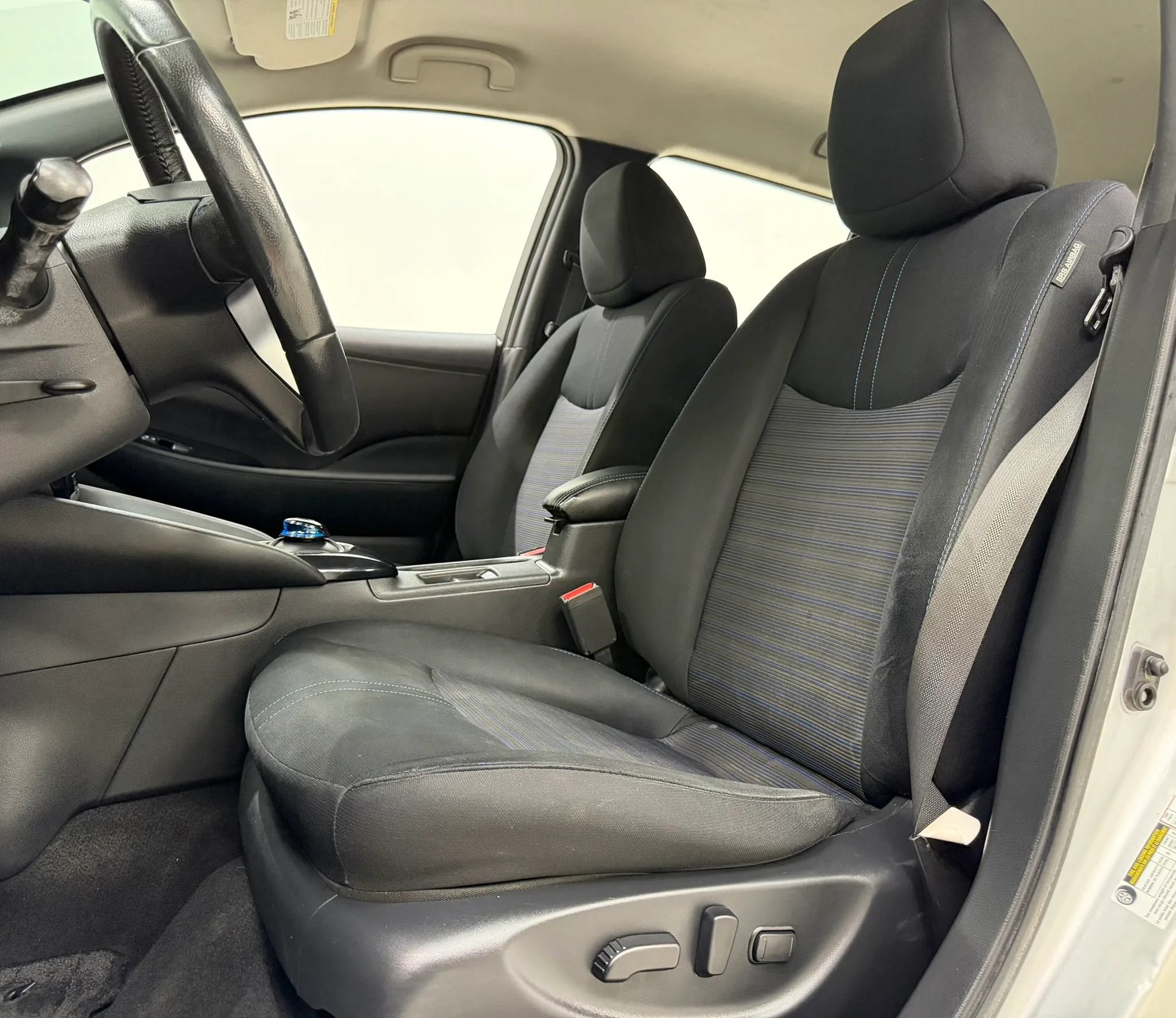 Used 2018 Nissan Leaf SV w/ SV Technology Package FWD image 15