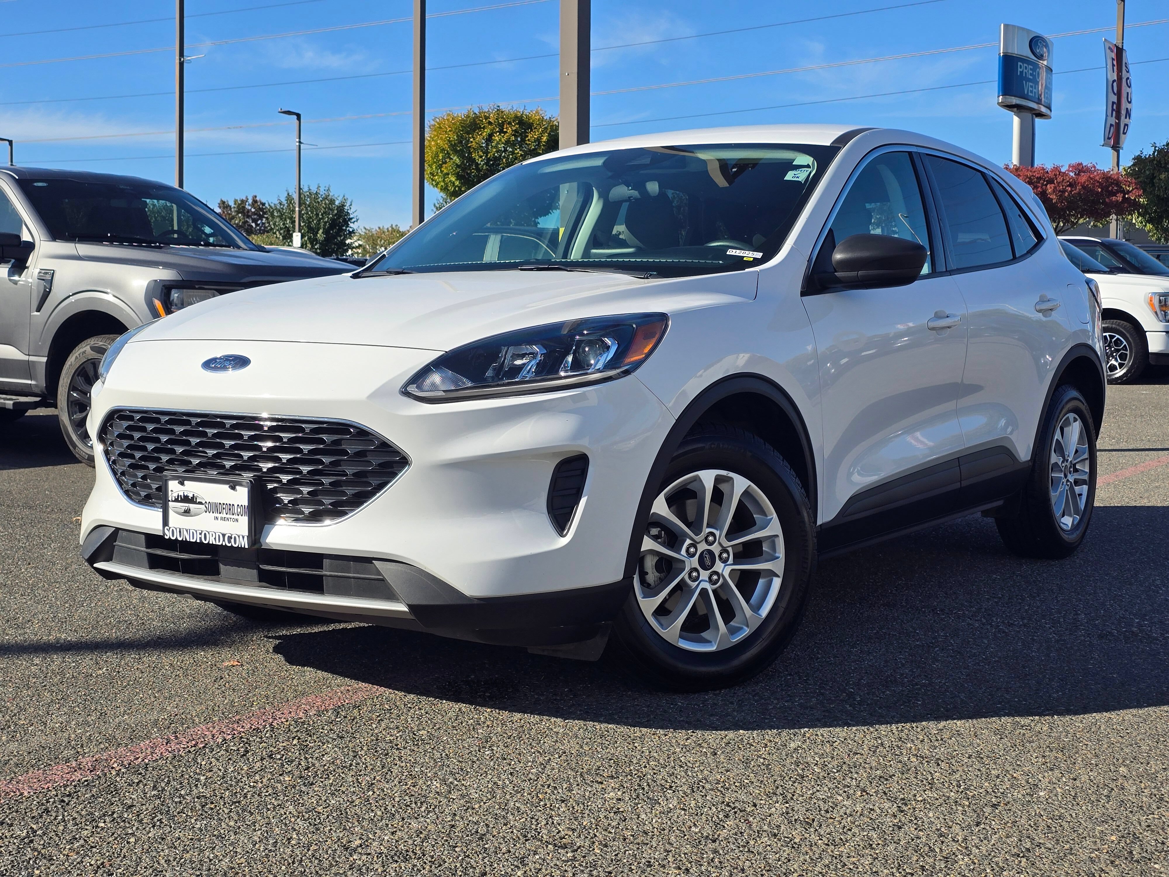Certified 2022 Ford Escape SE AWD/4WD image 1