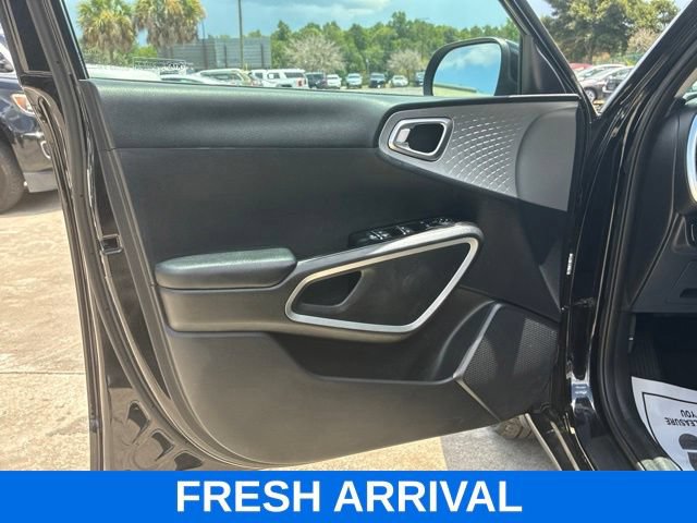Used 2020 Kia Soul LX FWD image 17