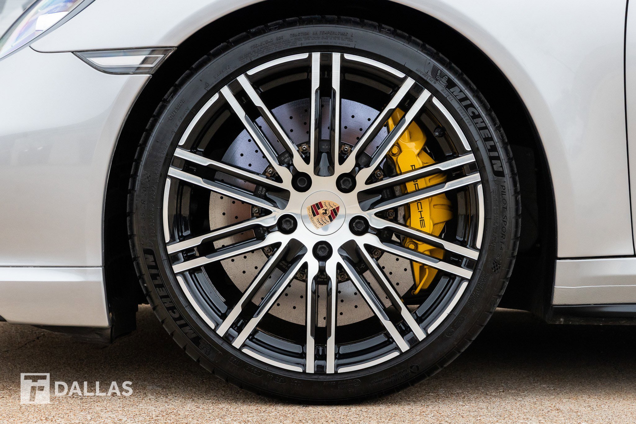 Used 2015 Porsche 911 Turbo S image 10