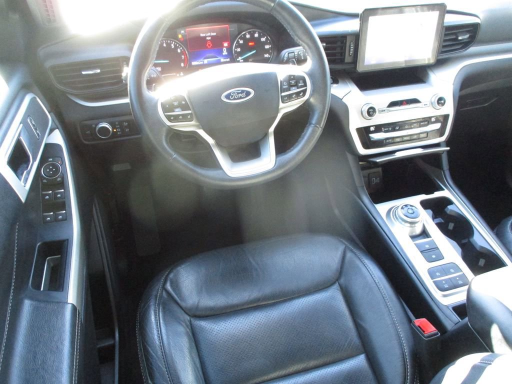 Used 2020 Ford Explorer XLT image 12