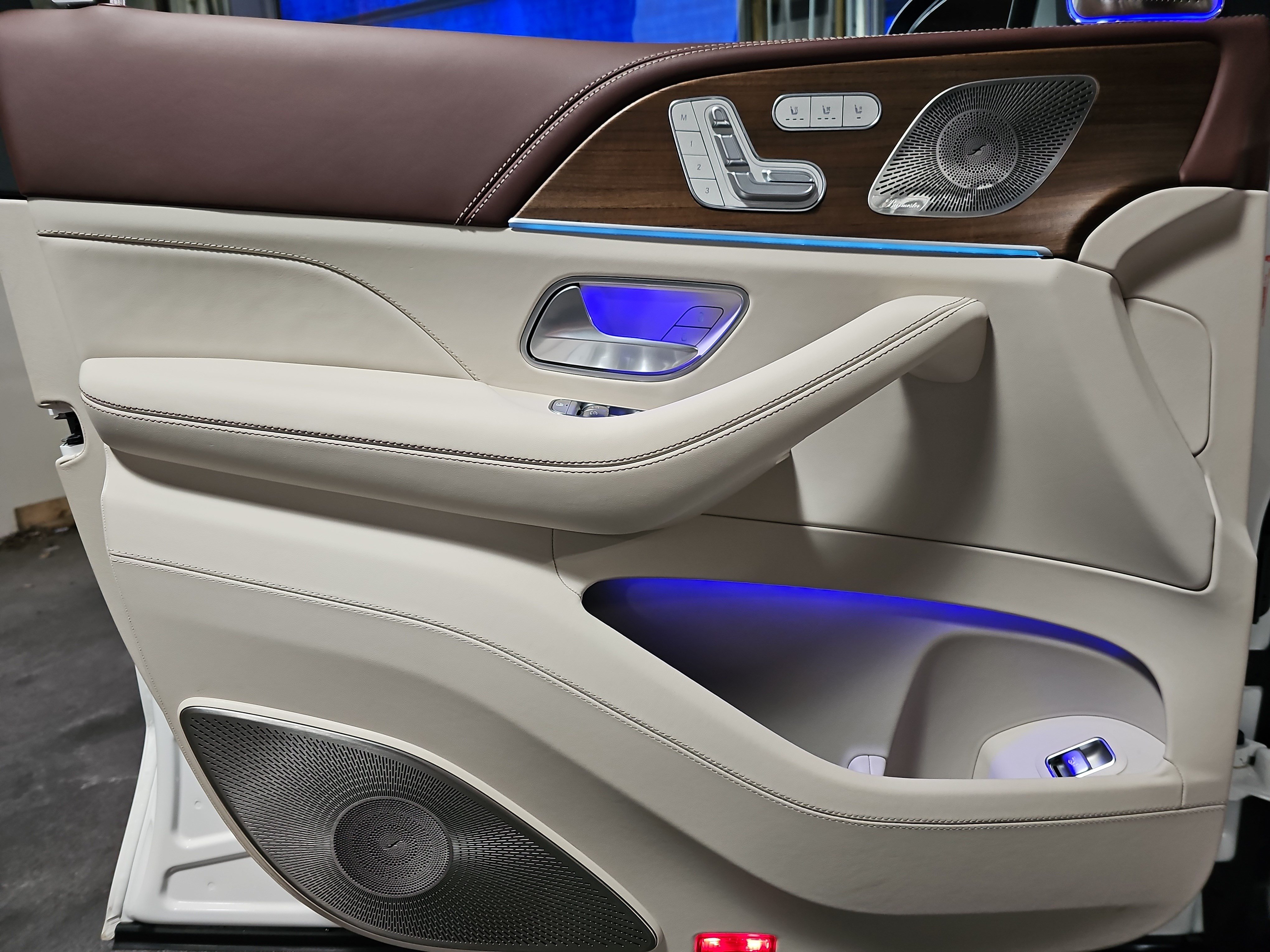 Certified 2024 Mercedes-Benz Maybach GLS 600 4MATIC image 30