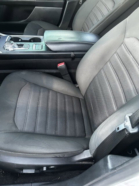 Used 2020 Ford Fusion SE image 7