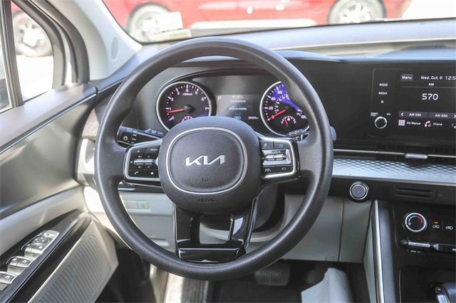Certified 2022 Kia Carnival LX image 16