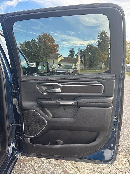 Used 2024 RAM 1500 Laramie AWD/4WD image 25