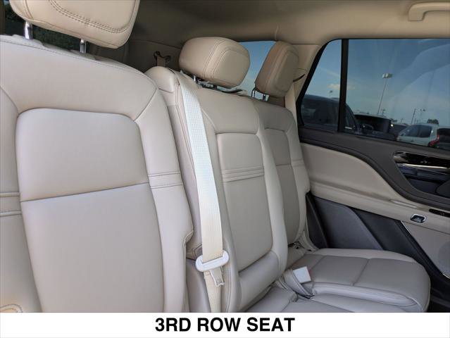 Certified 2023 Lincoln Aviator AWD w/ Class IV Trailer Tow Package image 24