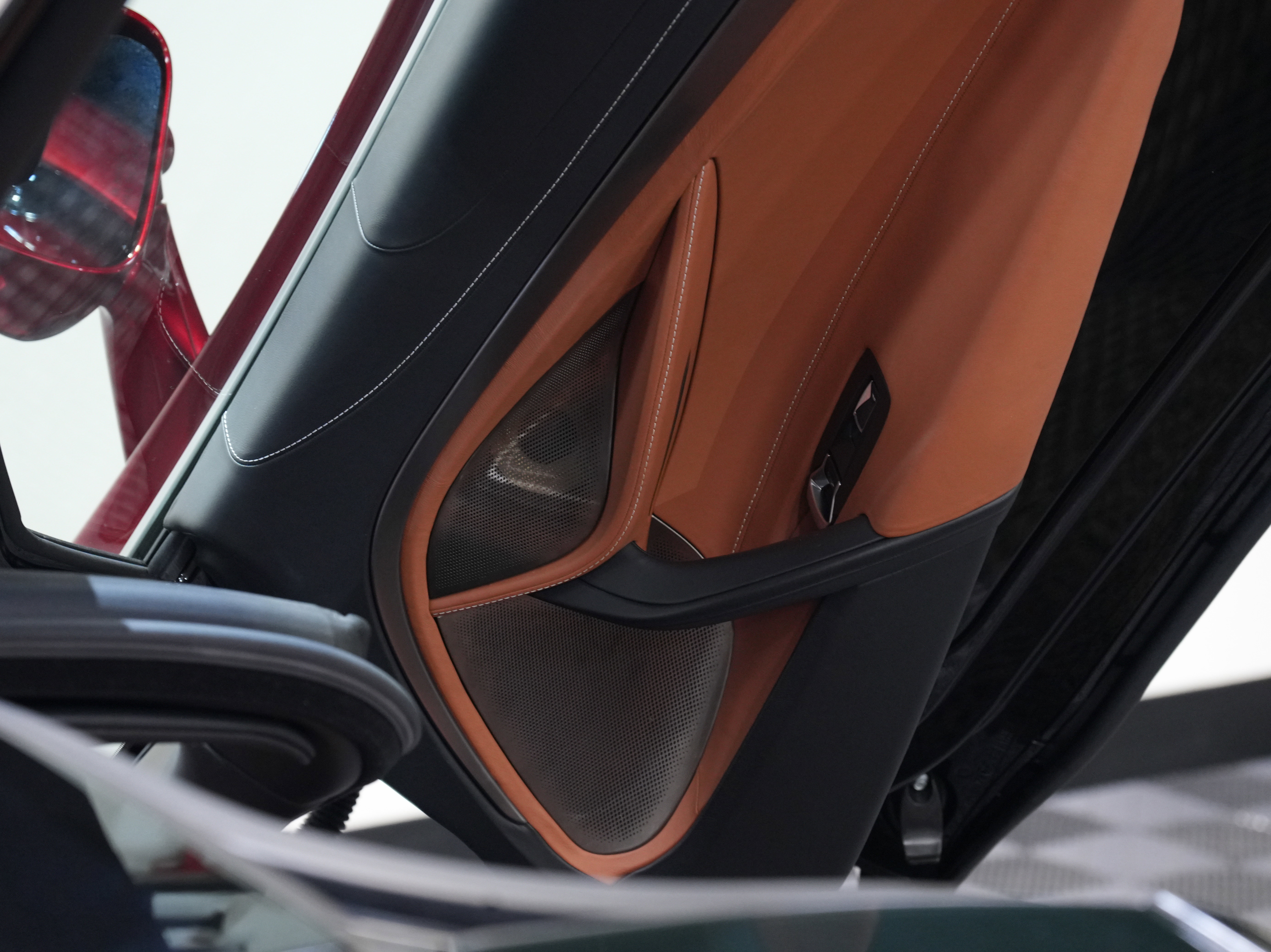 Used 2018 McLaren 720S image 25