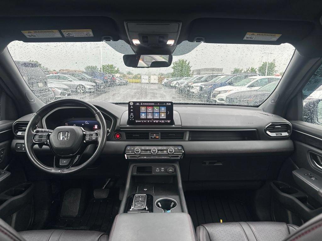 Used 2025 Honda Pilot Black Edition image 22