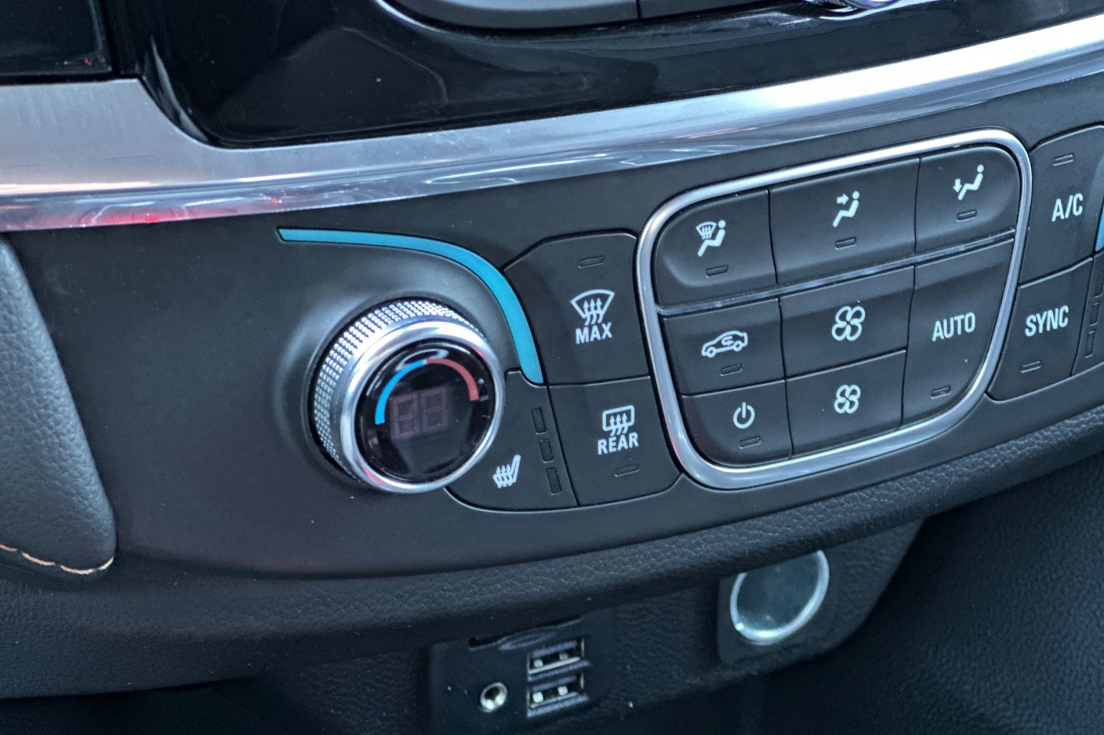 Used 2020 Chevrolet Traverse RS image 30