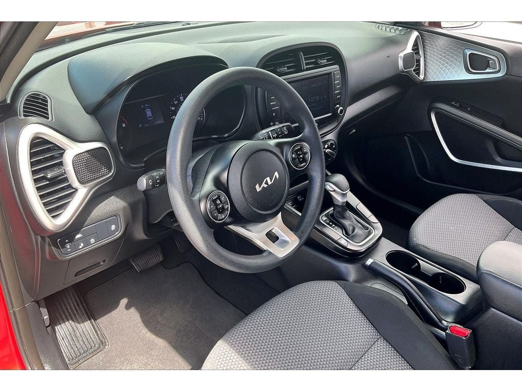 Used 2022 Kia Soul LX w/ Technology Package FWD image 16