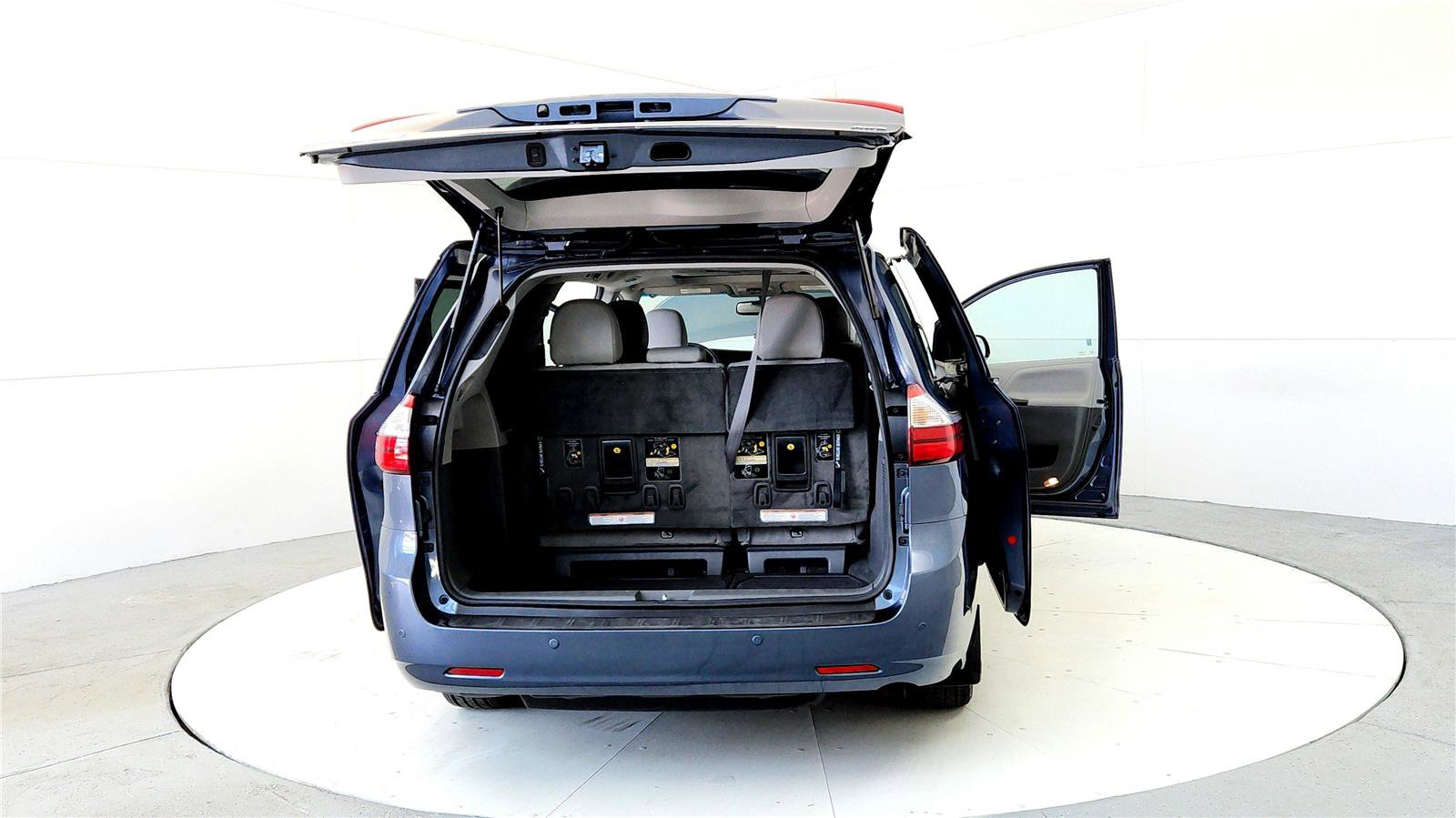 Used 2016 Toyota Sienna XLE Premium w/ Protection Package AWD/4WD image 11