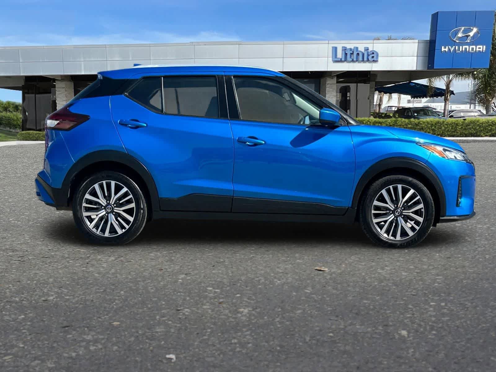 Used 2021 Nissan Kicks SV FWD image 9