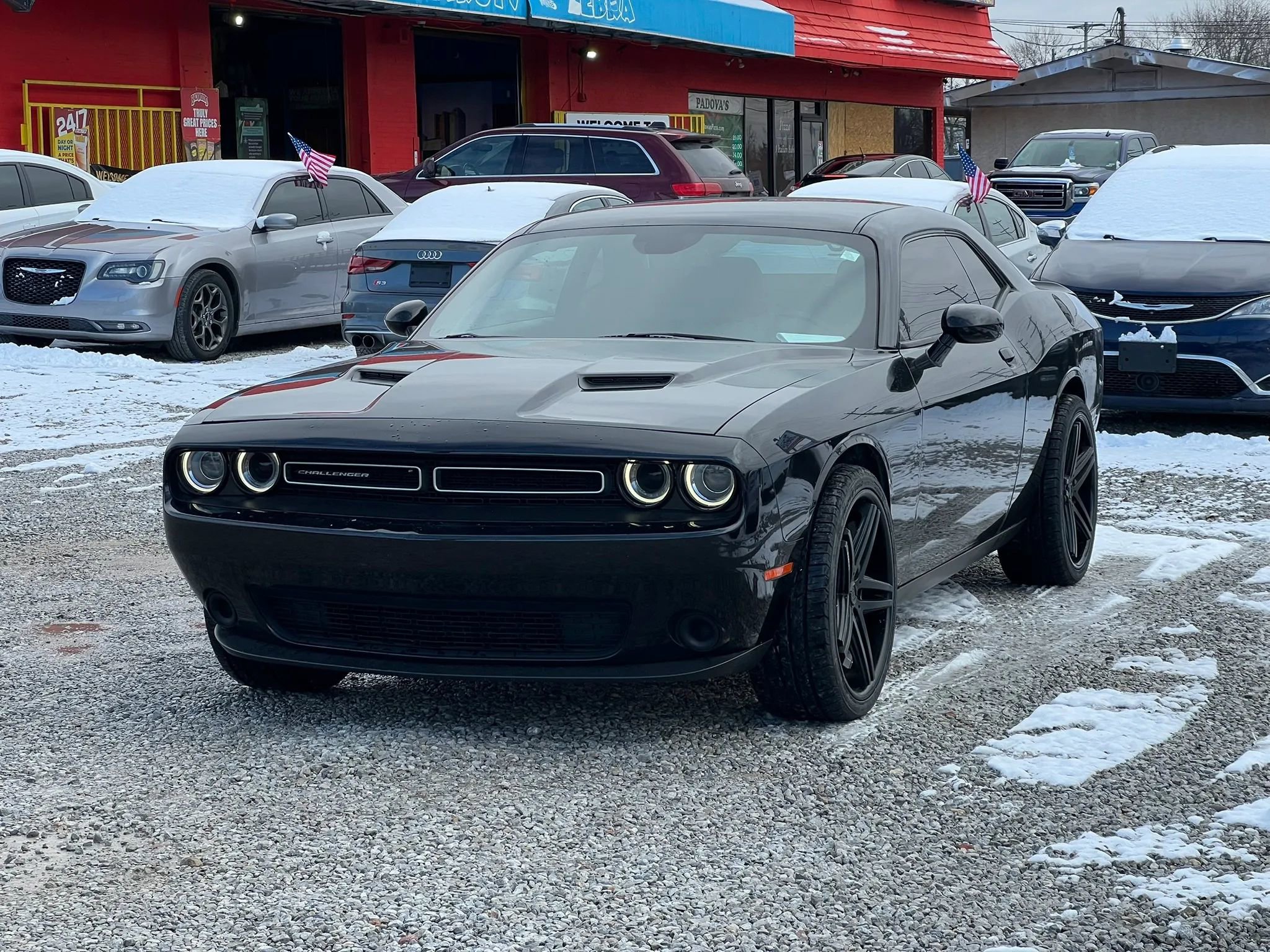 Used 2019 Dodge Challenger SXT image 3