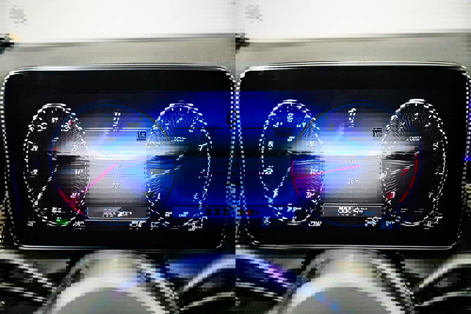 Used 2025 Mercedes-Benz GLC 300 image 24