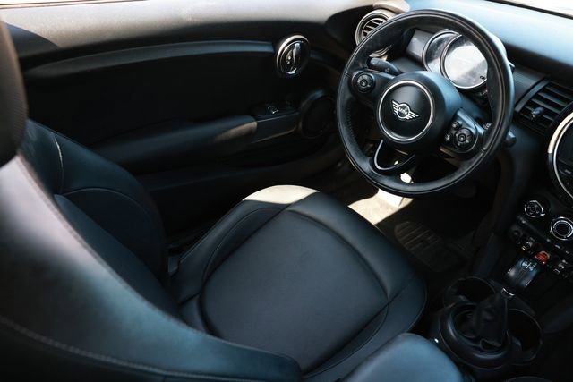 Used 2019 MINI Cooper 2-Door Hardtop image 23