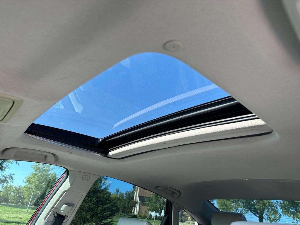 Used 2018 Honda Accord Touring image 5