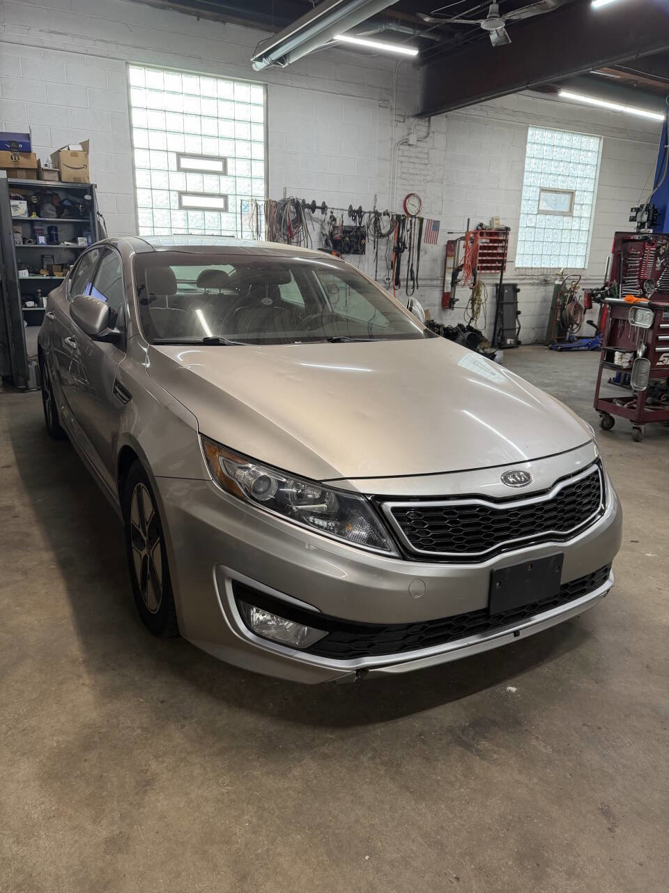 Used 2011 Kia Optima EX w/ Hybrid Premium Technology Pkg FWD image 3