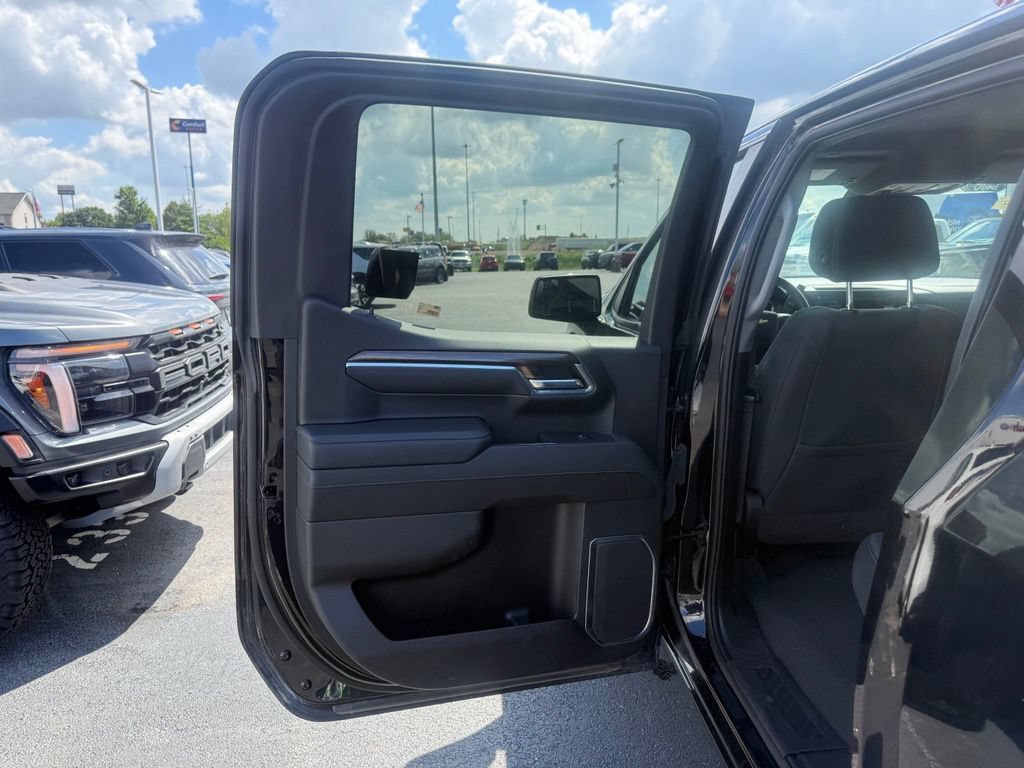 Used 2023 Chevrolet Silverado 1500 LT AWD/4WD image 29