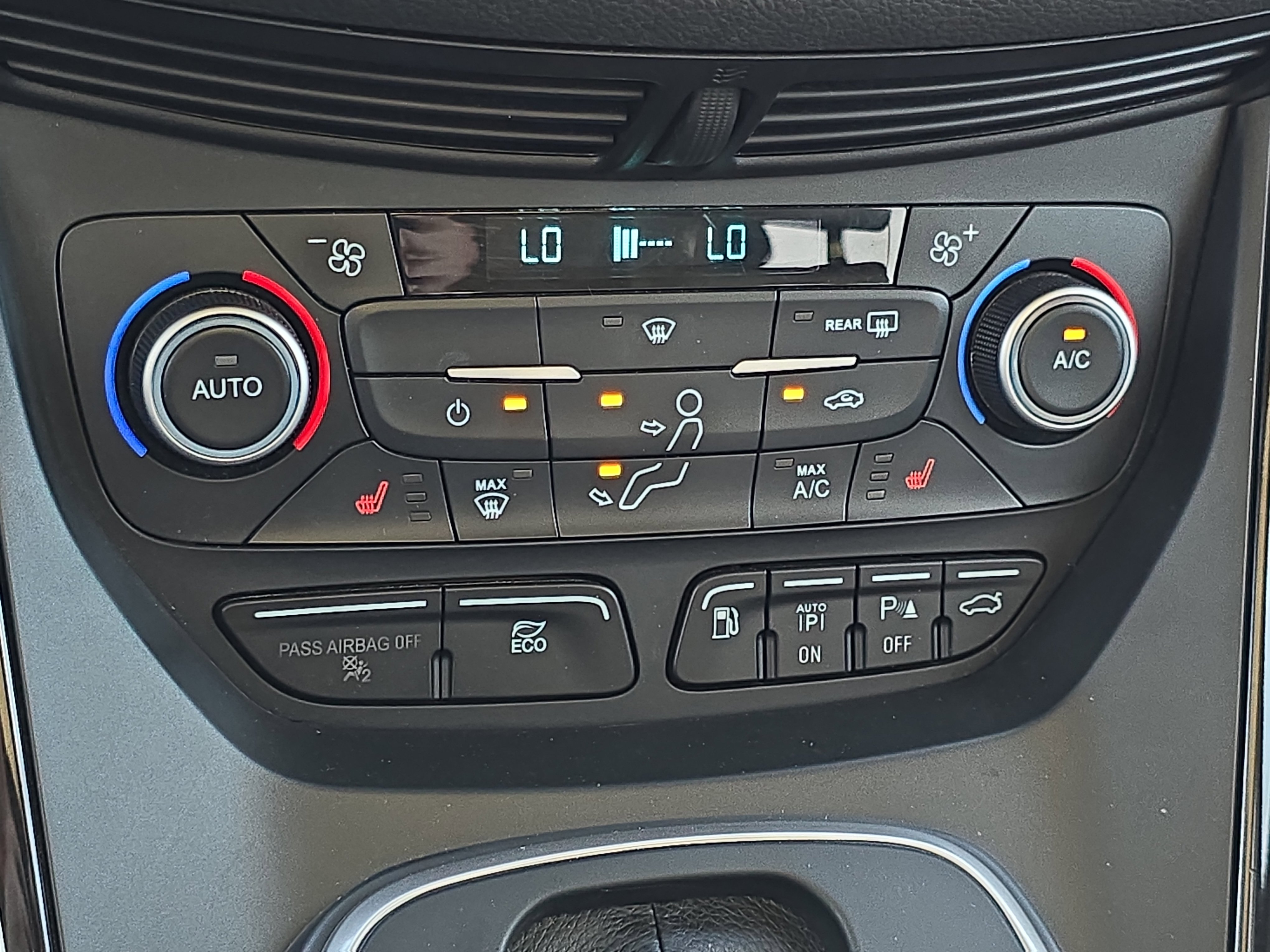 Used 2017 Ford C-MAX Titanium w/ Equipment Group 301A image 23