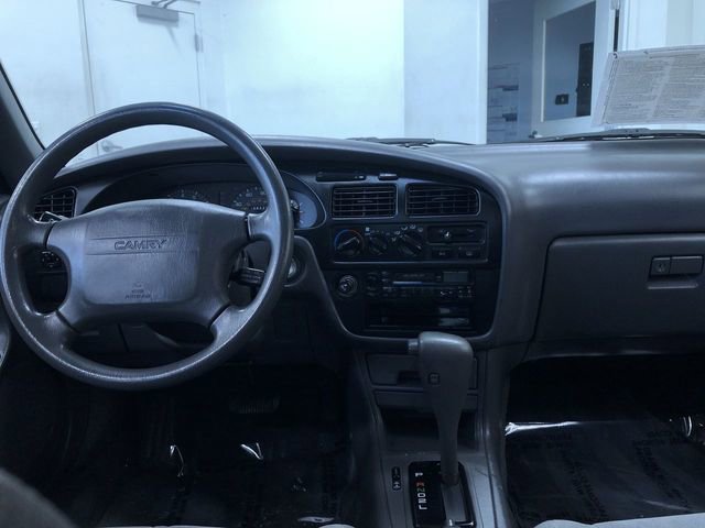 Used 1993 Toyota Camry LE FWD image 17