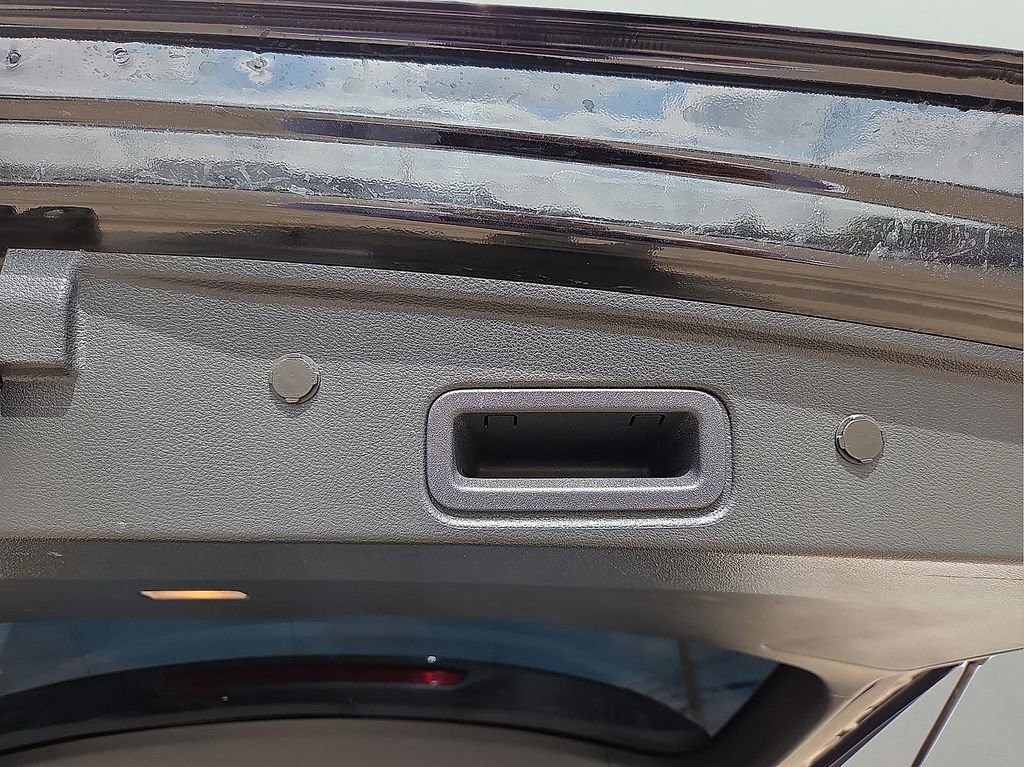 Used 2025 Nissan Pathfinder S image 9