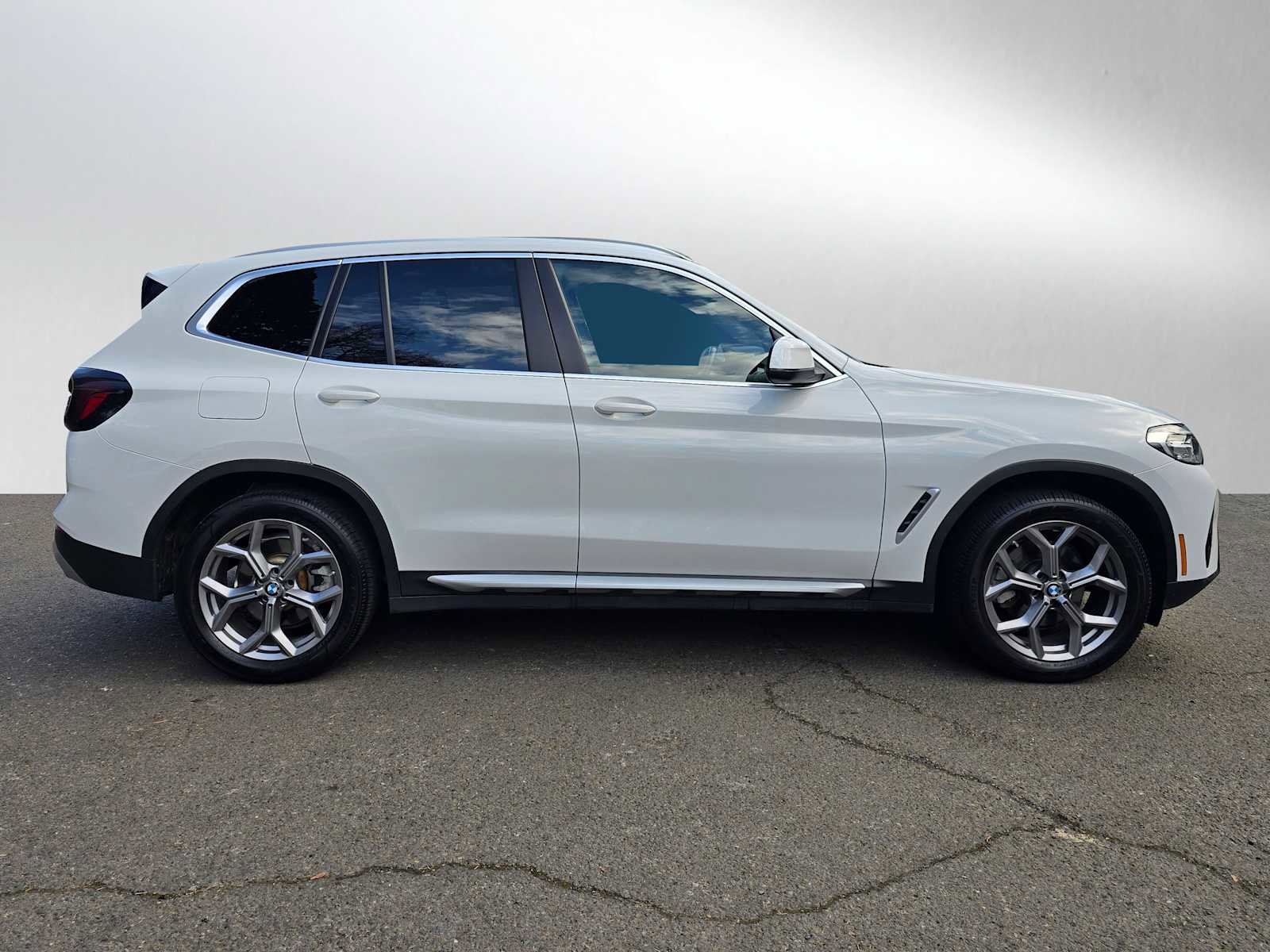 Used 2022 BMW X3 xDrive30i image 2