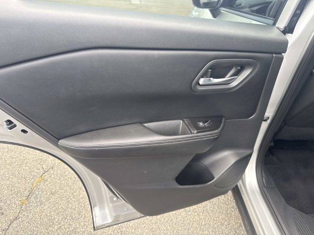 Used 2024 Nissan Rogue SV AWD/4WD image 17