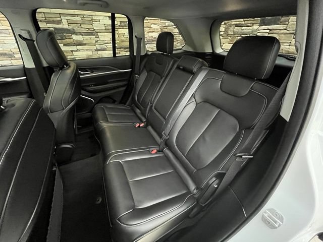 Used 2022 Jeep Grand Cherokee Limited AWD/4WD image 36