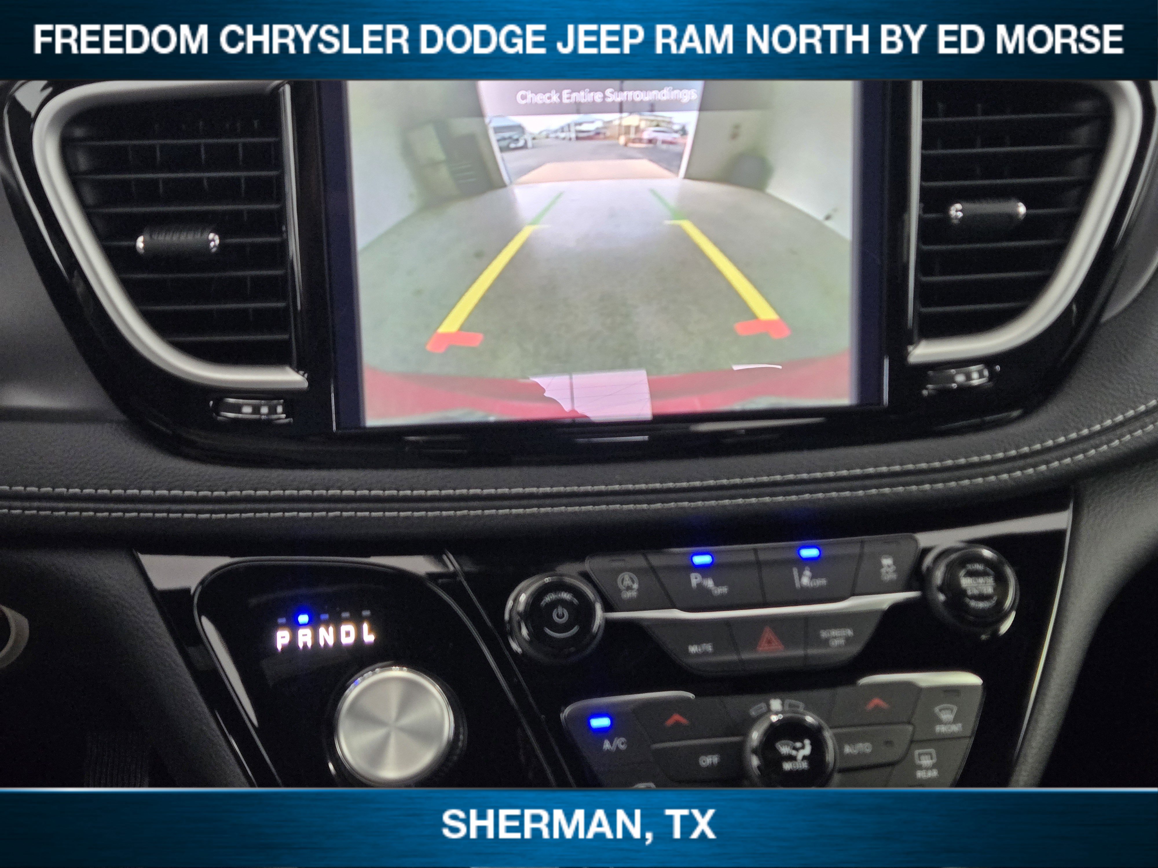 New 2026 Chrysler Pacifica Select image 12