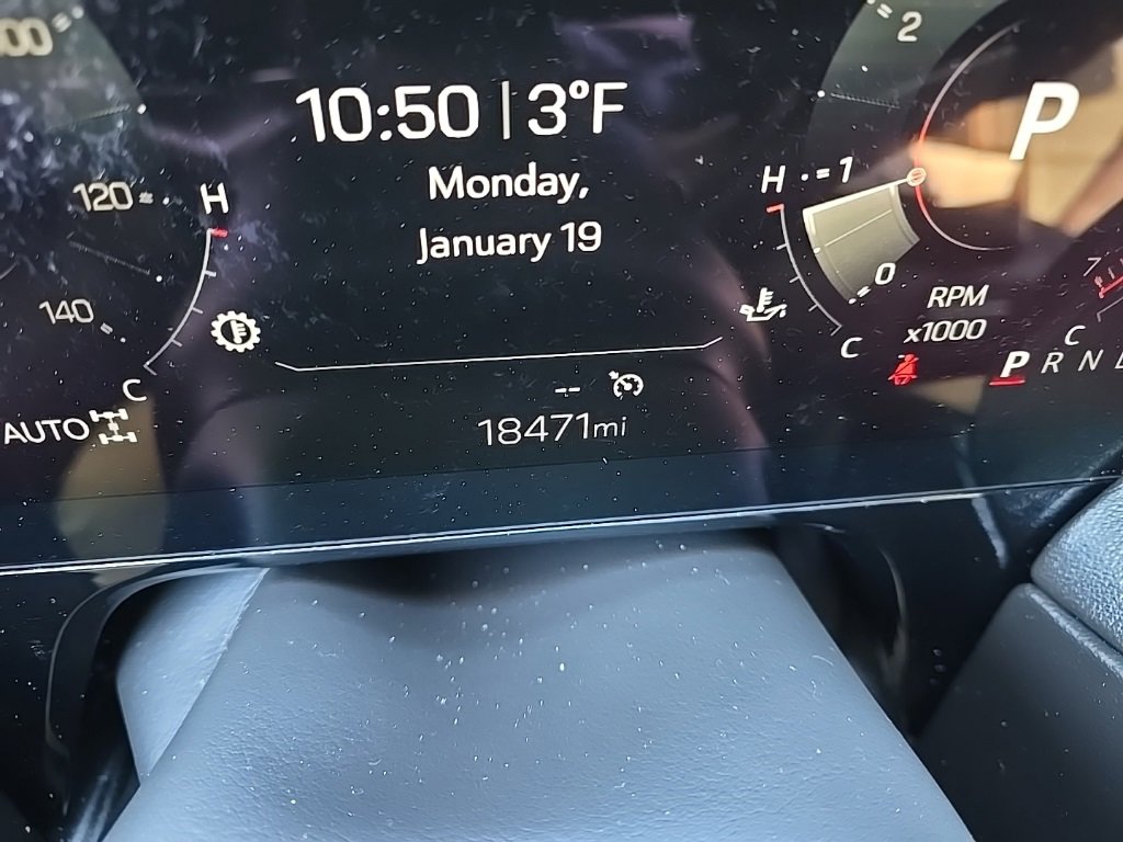 Used 2025 GMC Yukon XL AT4 w/ AT4 Premium Package image 19