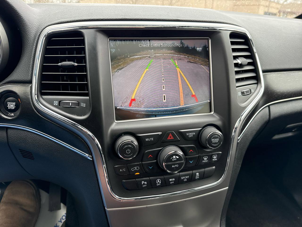 Used 2018 Jeep Grand Cherokee Limited w/ Luxury Group II image 14