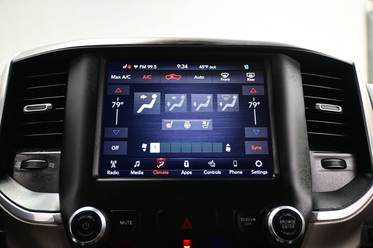 Used 2020 RAM 1500 Laramie AWD/4WD image 22