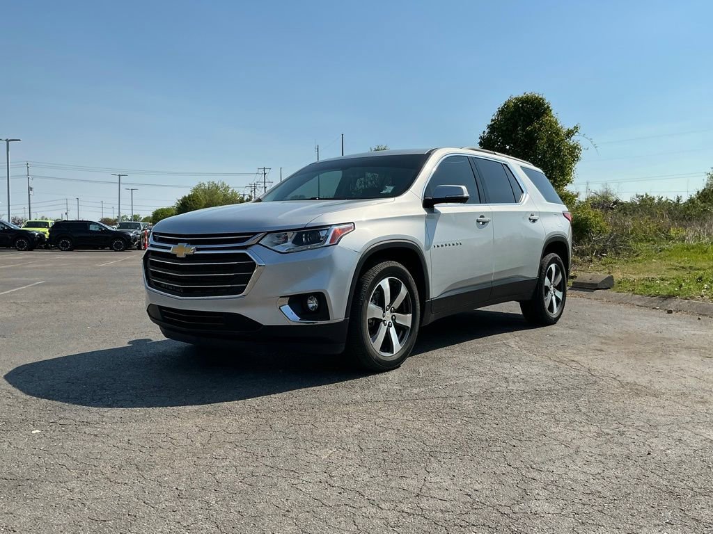 Used 2020 Chevrolet Traverse LT w/ LT Premium Package image 3
