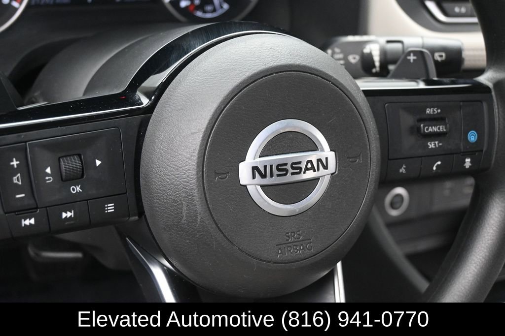 Used 2021 Nissan Rogue SV FWD image 12