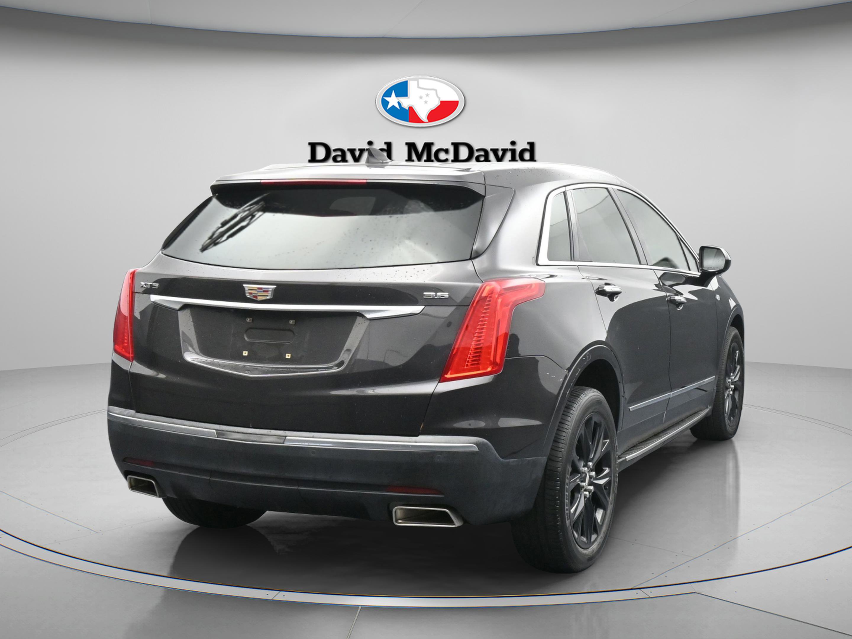 Used 2017 Cadillac XT5 Premium Luxury FWD image 8