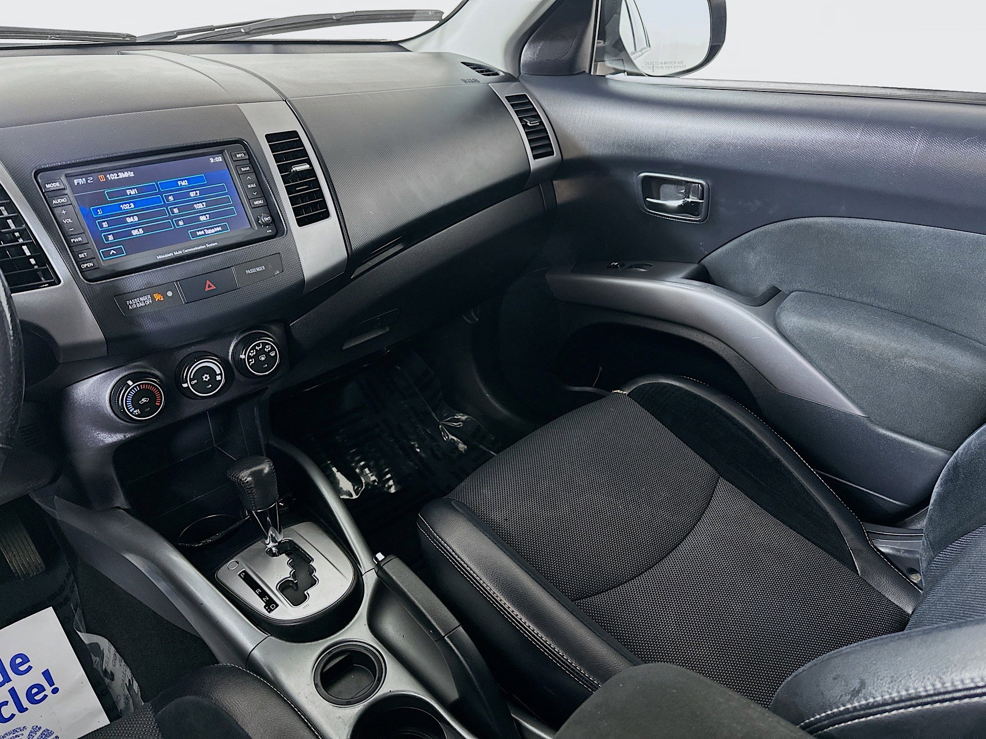 Used 2011 Mitsubishi Outlander SE image 21