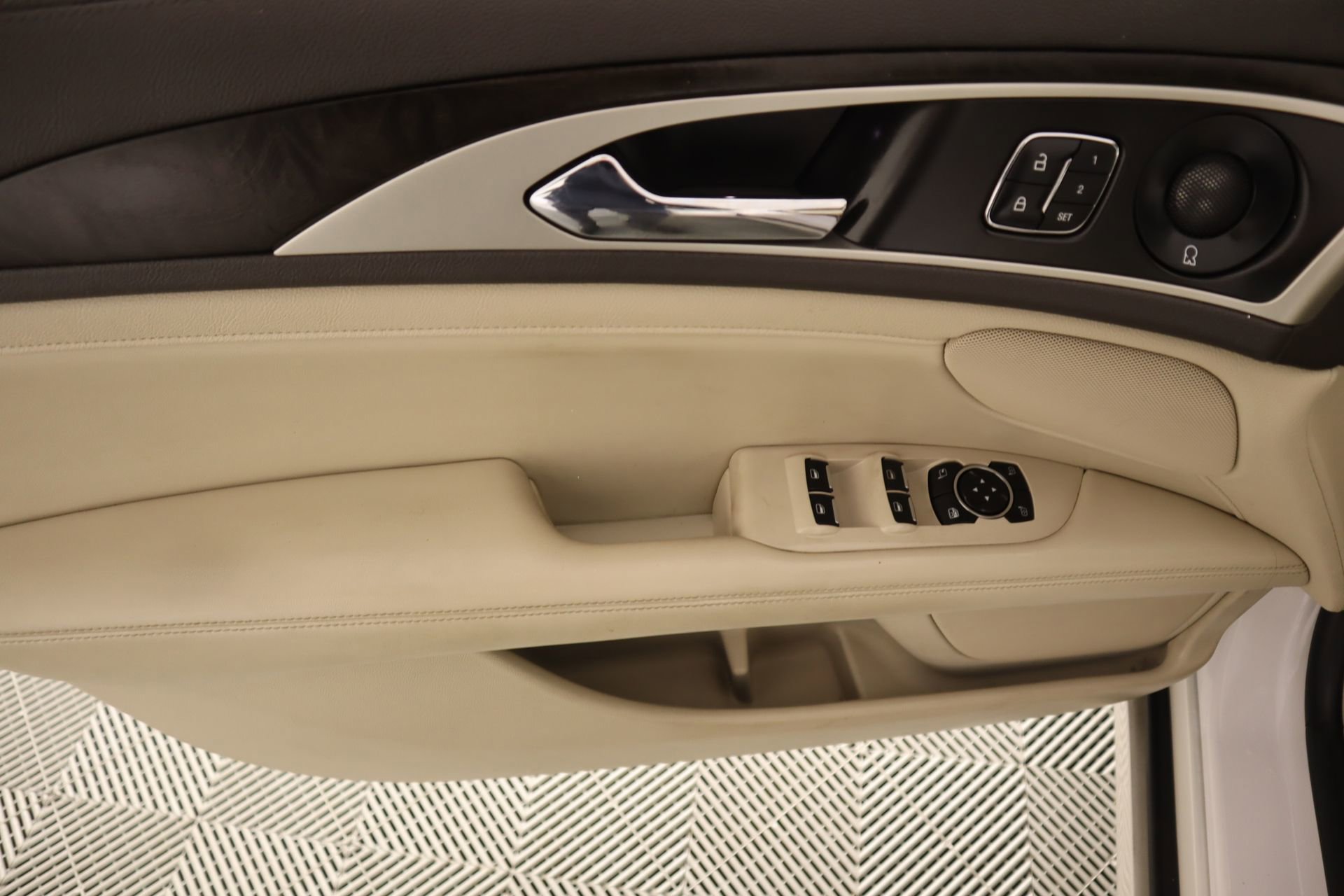 Used 2019 Lincoln MKZ Reserve w/ Reserve Plus Package image 16