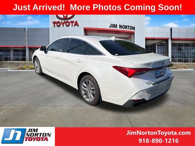 Used 2020 Toyota Avalon XLE image 3