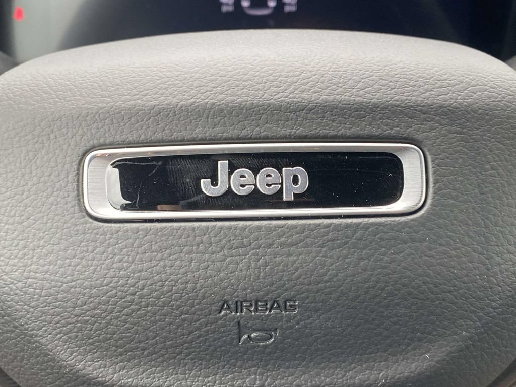 New 2026 Jeep Grand Cherokee L 2WD image 30